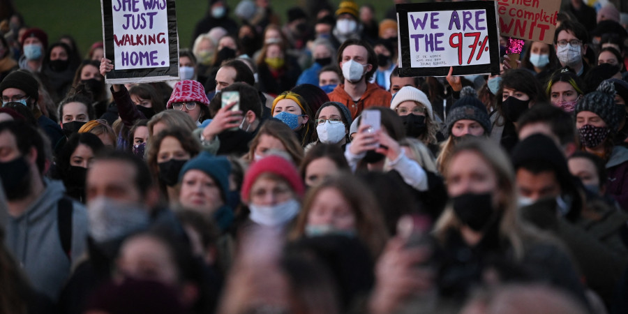 Suite au meurtre de Sarah Everard, plusieurs marches ont eu lieu pour lui rendre hommage.