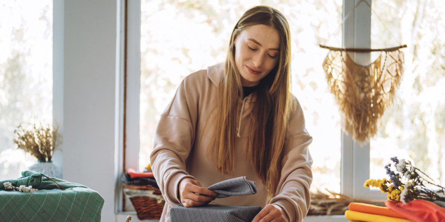Les cadeaux de seconde main ont de plus en plus la cote auprès des Français.