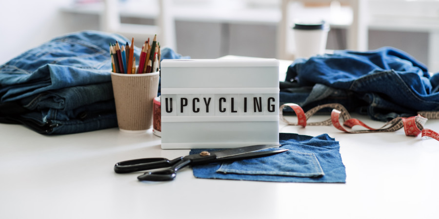 L'upcycling est une sorte de recyclage par le haut qui consiste à offrir une plus-value à des déchets ou des objets non utilisés.