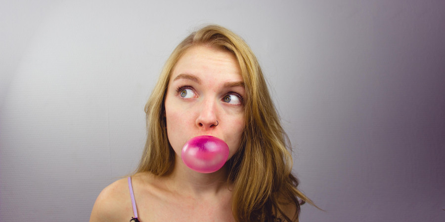 Dans la liste des déchets de rue les plus fréquents, le chewing-gum se hisserait en deuxième place, juste après les mégots de cigarette.